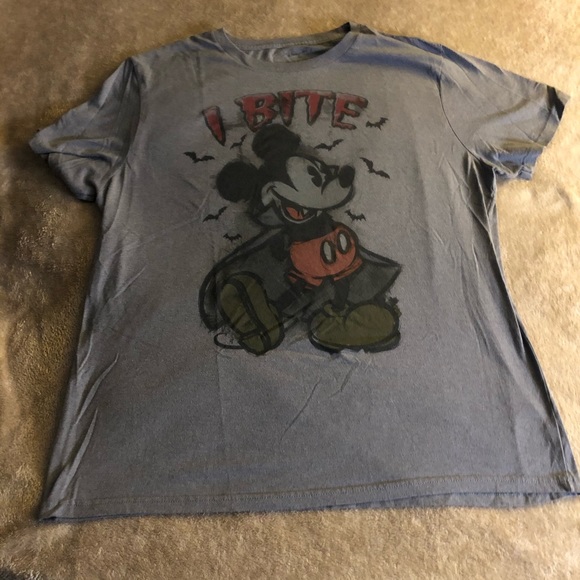 Mickey Mouse Vampire 🧛♂️ Tee shirt in 2XL - Picture 3 of 8